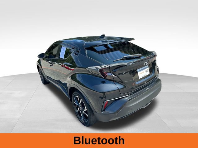 2020 Toyota C-HR LE photo 3