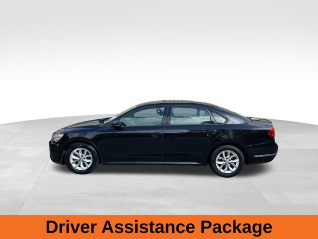2018 Volkswagen Passat 2.0T S photo 2
