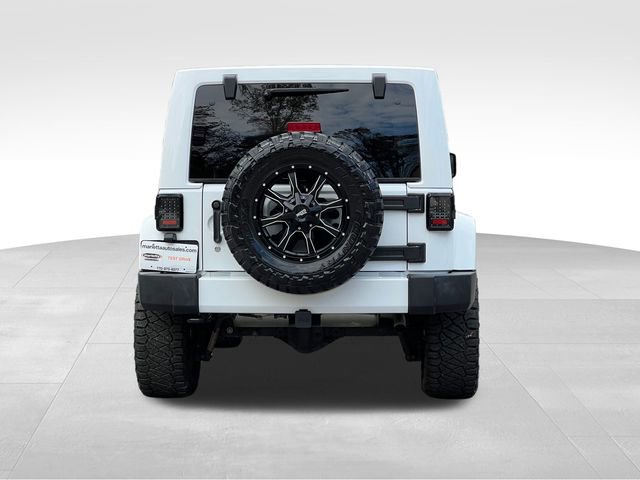 2016 Jeep Wrangler Unlimited Sahara photo 4
