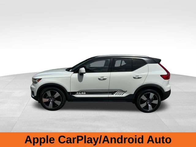 2019 Volvo XC40 Momentum T5 AWD photo 2