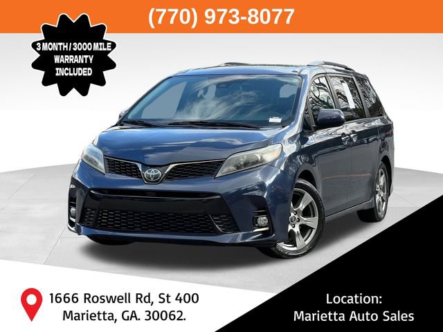 2018 Toyota Sienna SE's photo