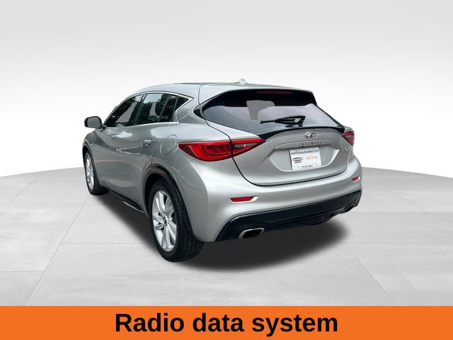 2018 Infiniti QX30 Luxury photo 3