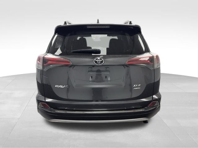 2017 Toyota RAV4 XLE photo 3