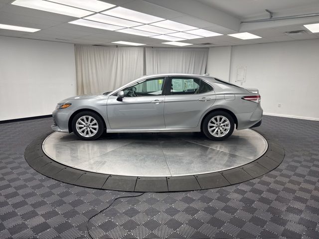 2020 Toyota Camry LE photo 3
