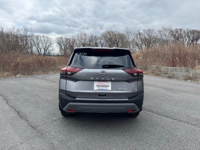 2023 Nissan Rogue SV photo 4