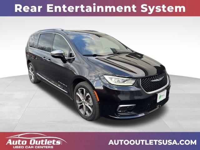 2022 Chrysler Pacifica Pinnacle's photo