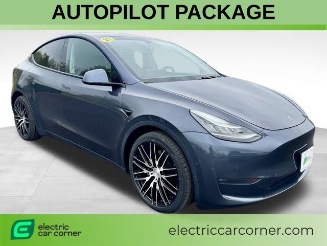 2021 Tesla Model Y Long Range Dual Motor All-Wheel Drive's photo