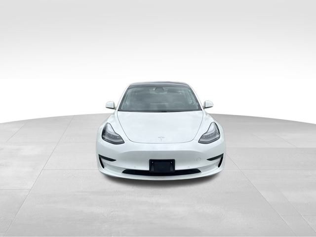 2021 Tesla Model 3 Standard Range Plus photo 2