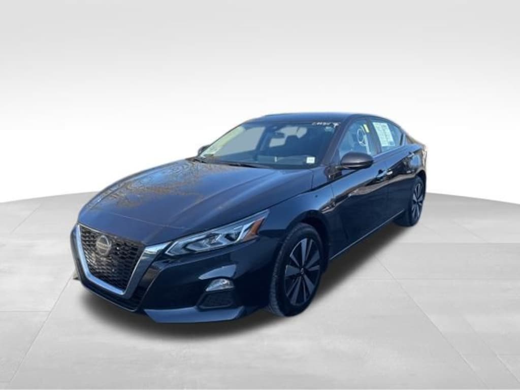 Used 2022 Nissan Altima 2.5 SV Sedan
