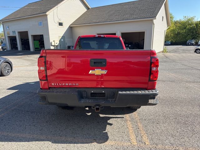 2017 Chevrolet Silverado 1500 photo 2
