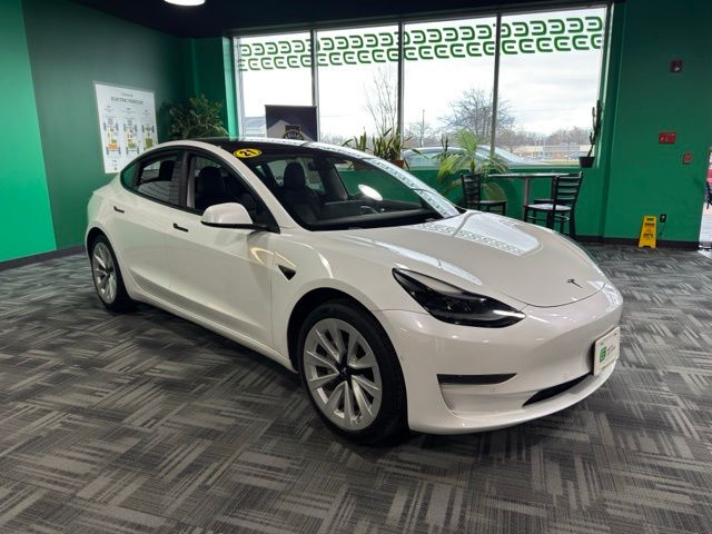 2021 Tesla Model 3 Base's photo