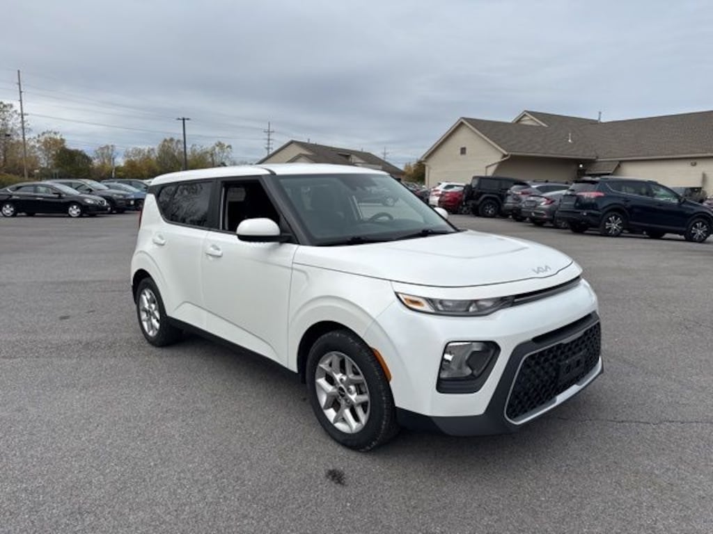 Used 2022 Kia Soul LX Hatchback