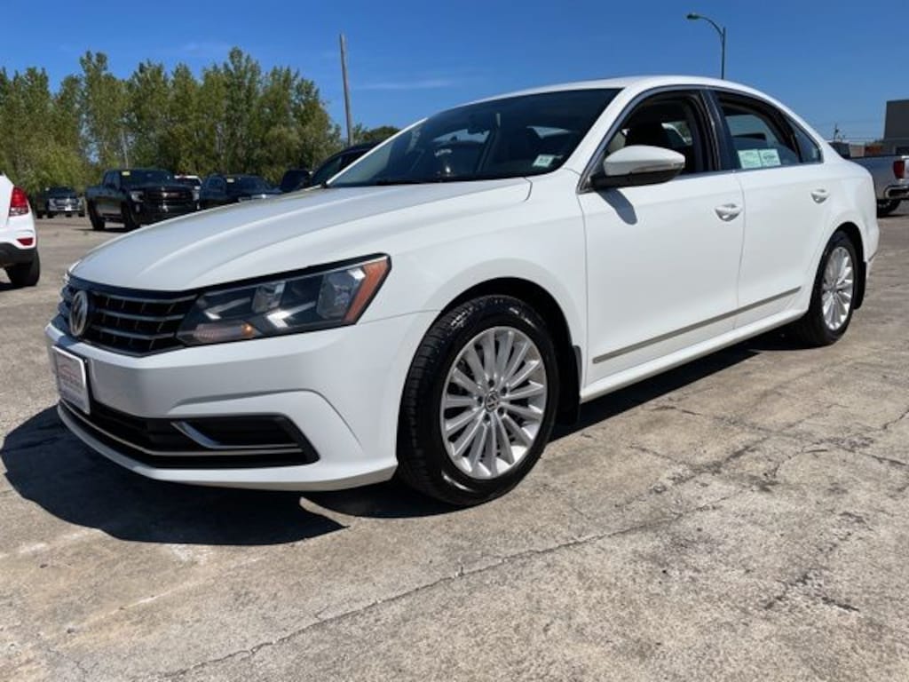 Used 2017 Volkswagen Passat 1.8T SE Sedan