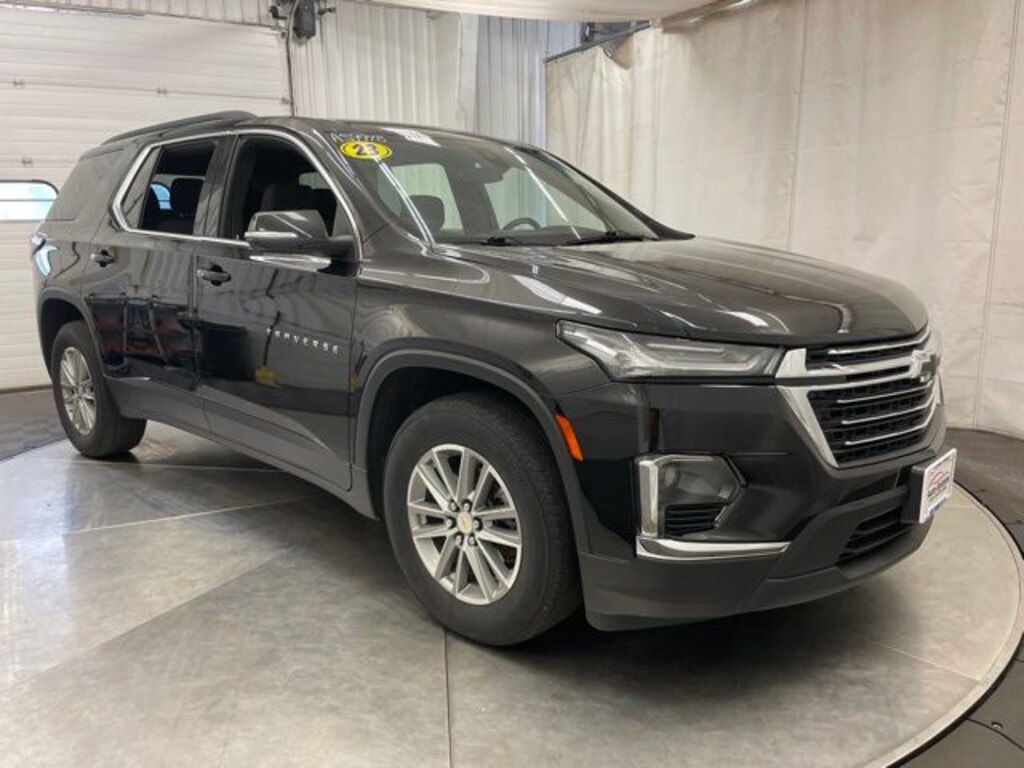 Used 2023 Chevrolet Traverse LT SUV