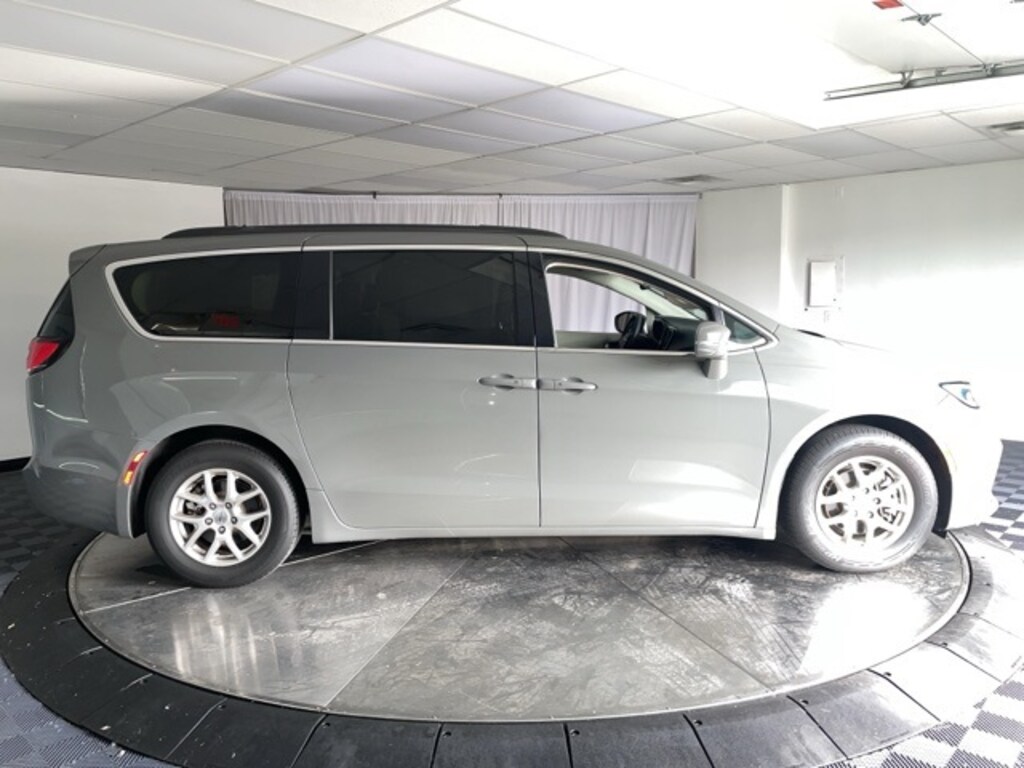 Used 2022 Chrysler Pacifica For Sale at Auto Outlets USA VIN