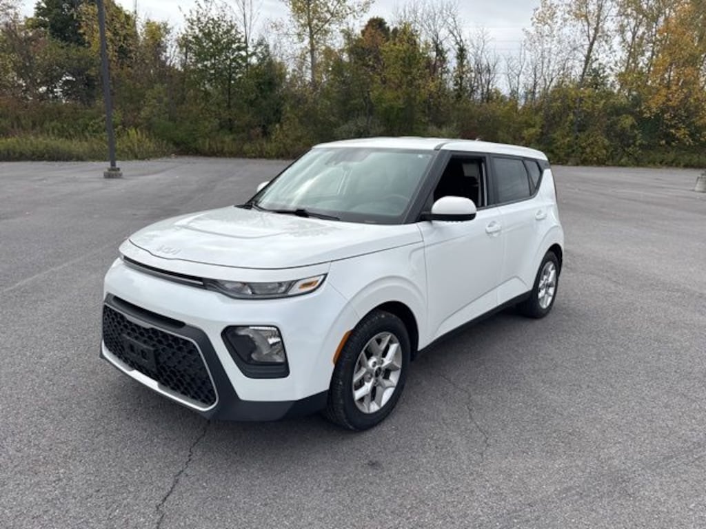 Used 2022 Kia Soul LX Hatchback