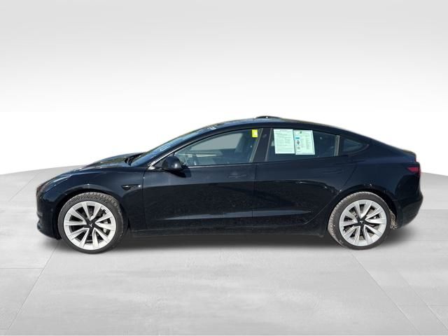 2021 Tesla Model 3 Standard Range Plus photo 2
