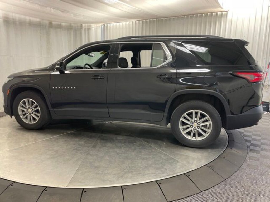 Used 2023 Chevrolet Traverse LT SUV