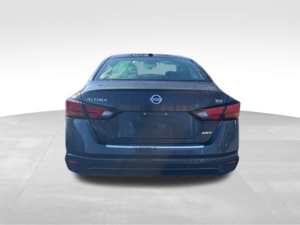 Used 2022 Nissan Altima 2.5 SV Sedan
