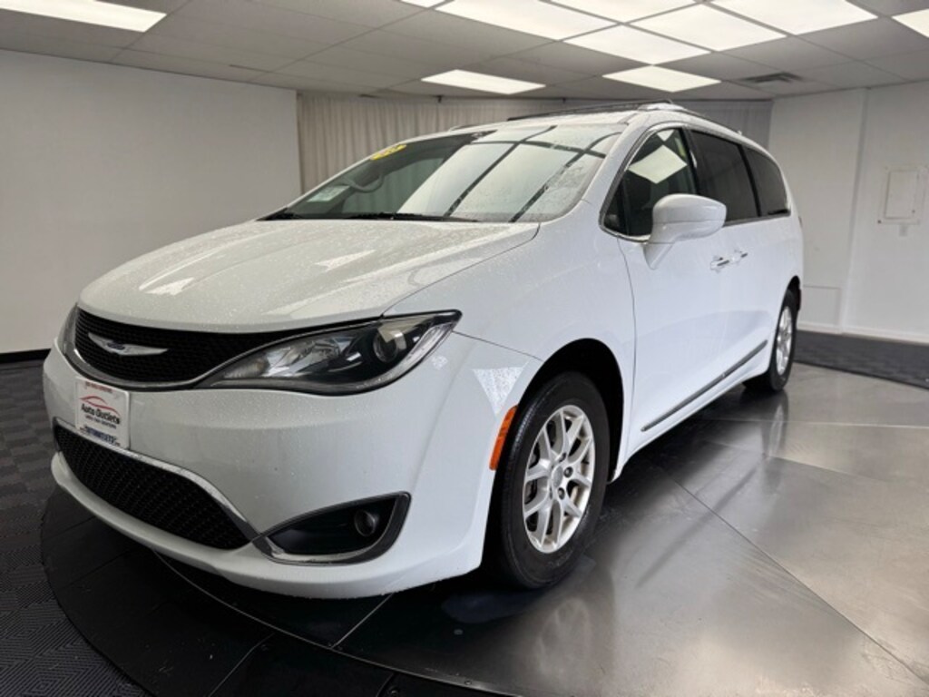 Used 2020 Chrysler Pacifica For Sale at Auto Outlets USA VIN