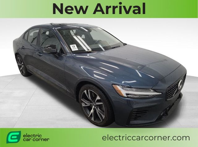 2021 Volvo S60 R-Design Expression's photo