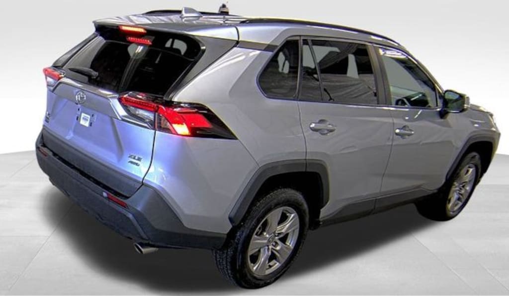 Used 2022 Toyota RAV4 XLE SUV