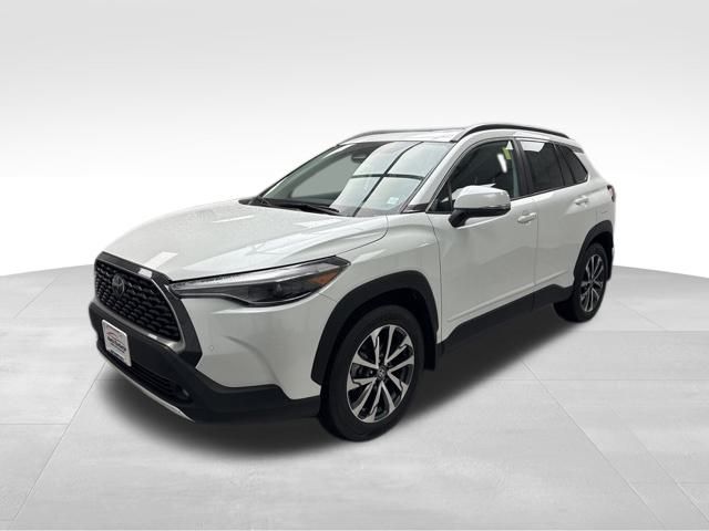2023 Toyota Corolla Cross XLE photo 3