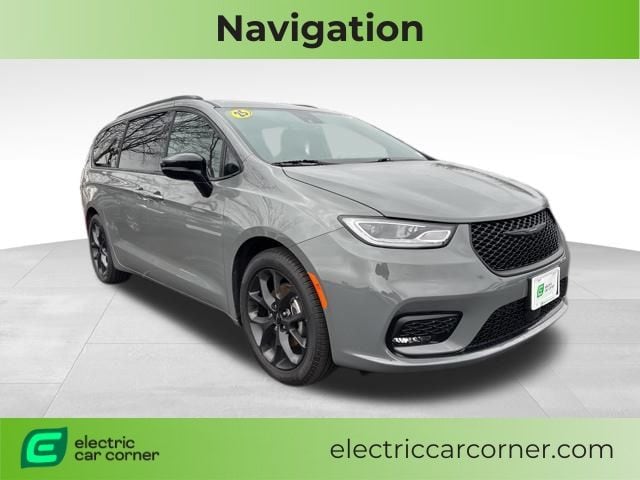 2025 Chrysler Pacifica Limited's photo