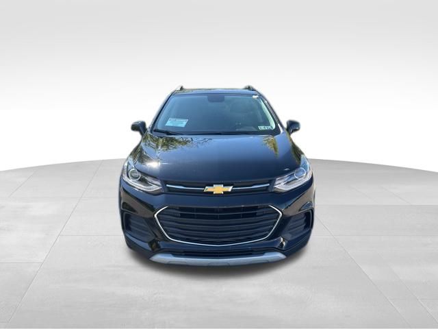 2022 Chevrolet Trax LT photo 2