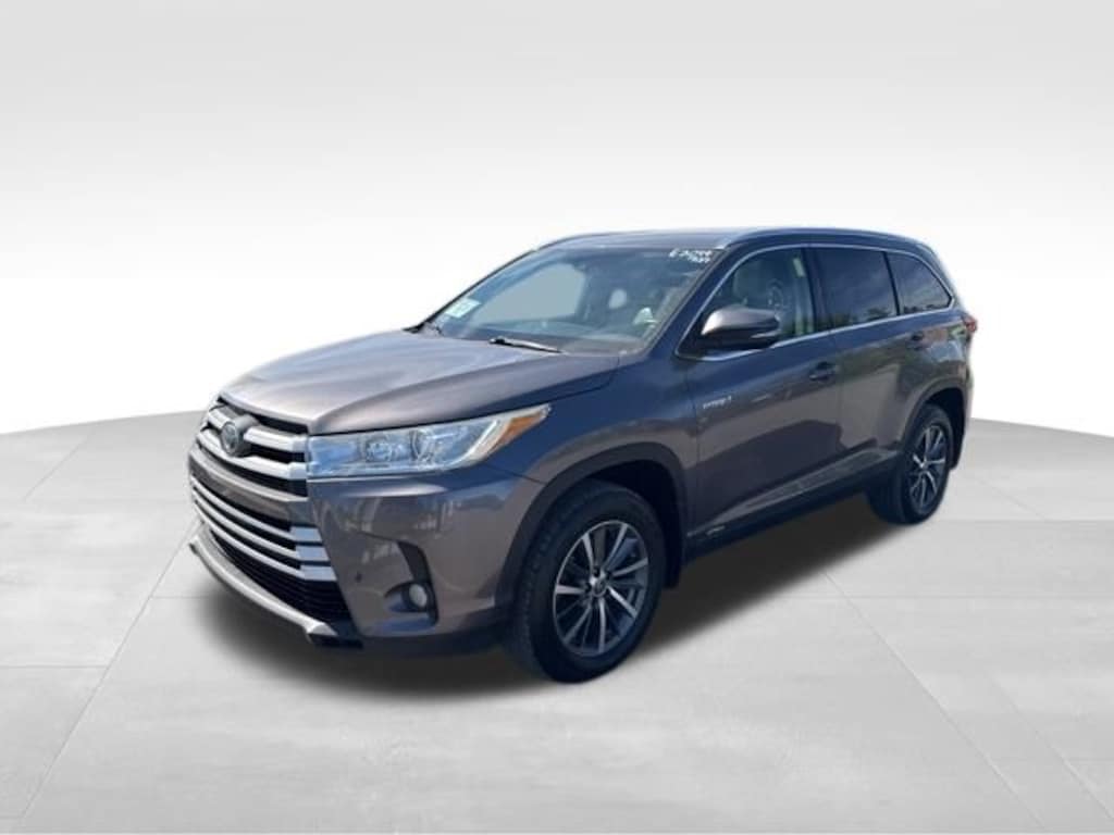 Used 2019 Toyota Highlander Hybrid XLE SUV