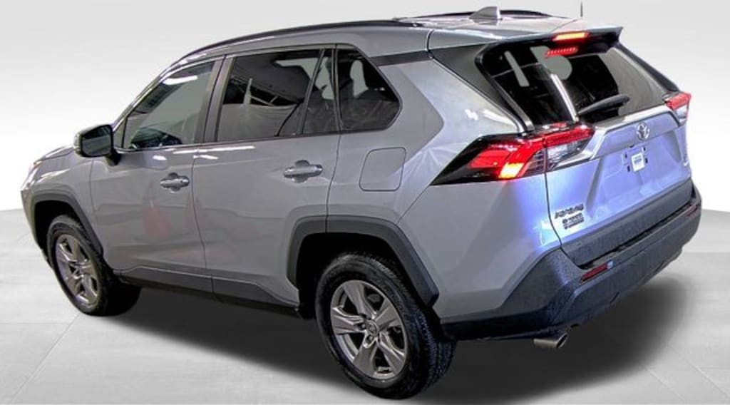 Used 2022 Toyota RAV4 XLE SUV
