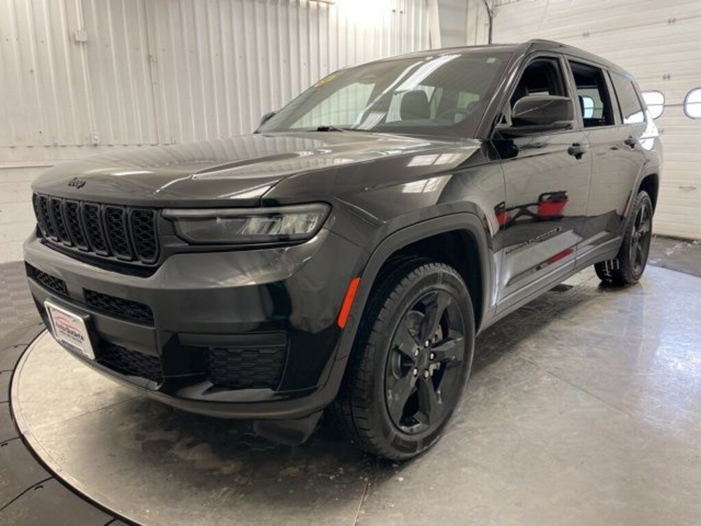 Used 2023 Jeep Grand Cherokee Altitude SUV