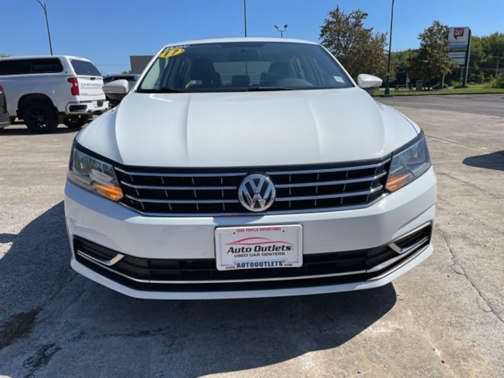Used 2017 Volkswagen Passat 1.8T SE Sedan