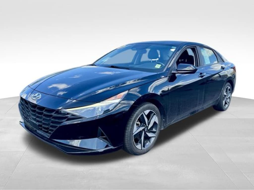 Used 2023 Hyundai Elantra SEL Sedan