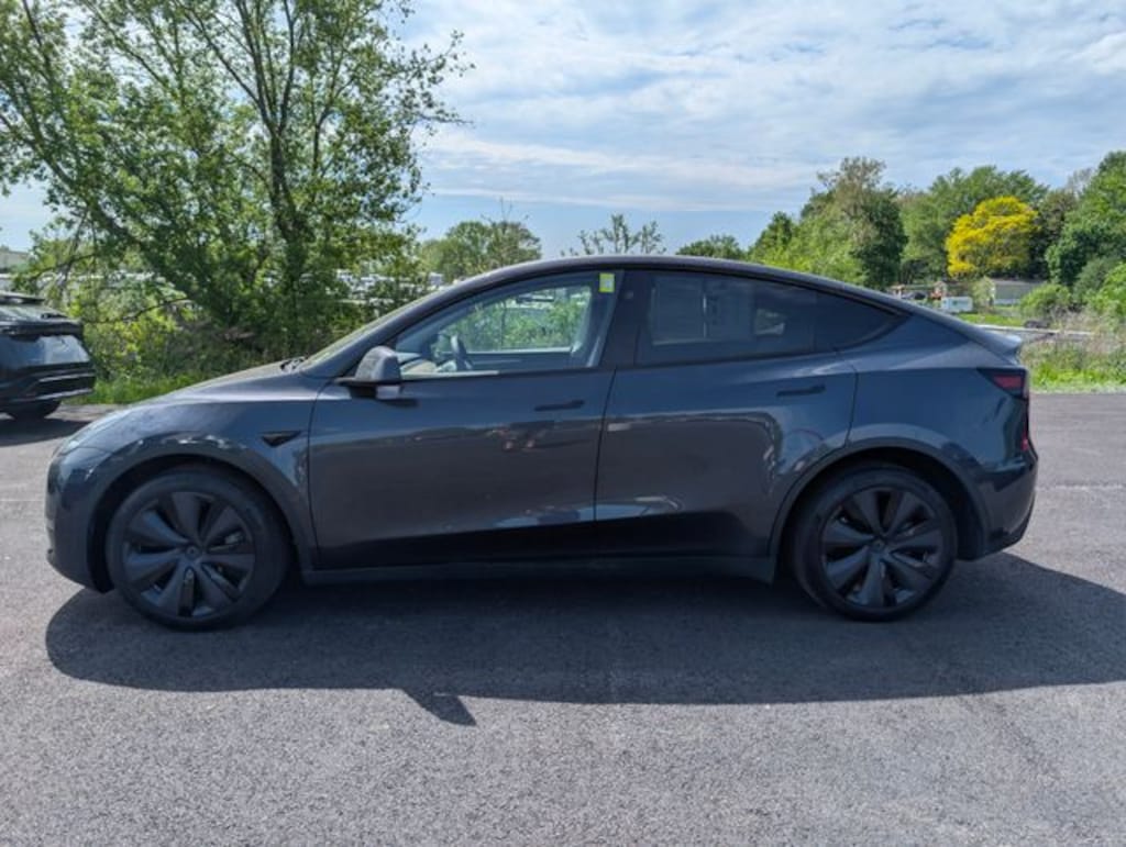 Used 2024 Tesla Model Y Long Range SUV