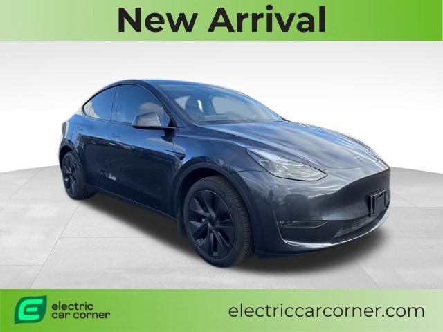 2025 Tesla Model Y Long Range's photo