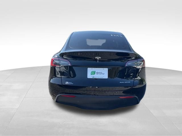 2022 Tesla Model Y Long Range photo 4