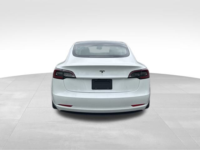 2021 Tesla Model 3 Standard Range Plus photo 4