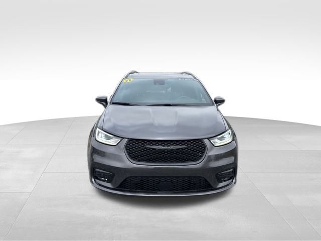 2022 Chrysler Pacifica Limited photo 2