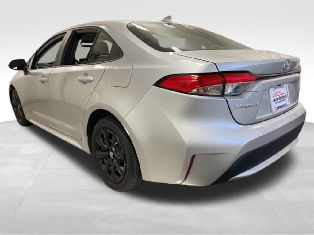 Used 2022 Toyota Corolla LE Sedan