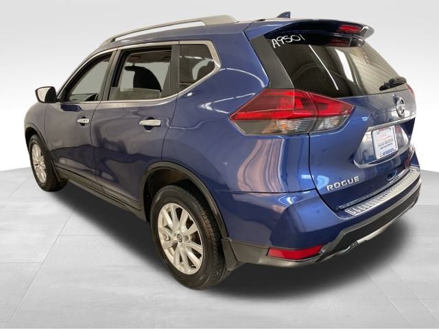 2018 Nissan Rogue SV photo 3