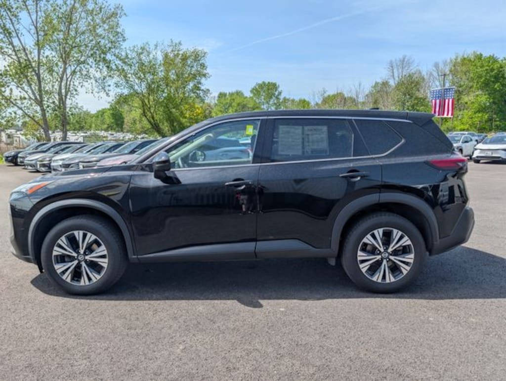 Used 2021 Nissan Rogue SV SUV