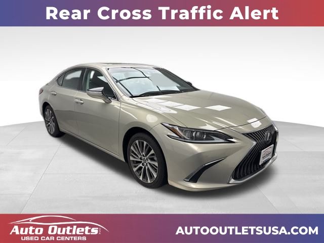 2021 Lexus ES 350's photo