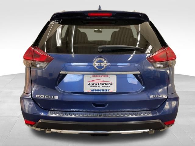 2018 Nissan Rogue SV photo 4