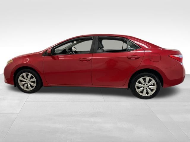 2015 Toyota Corolla LE photo 3
