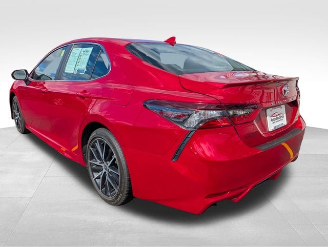 2023 Toyota Camry SE - Photo 6
