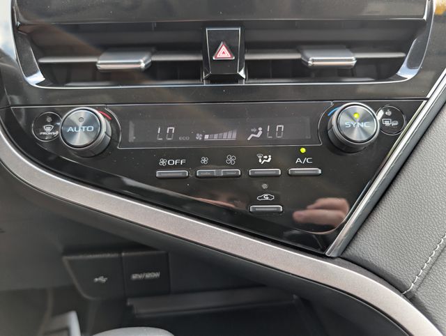 2023 Toyota Camry SE - Photo 24