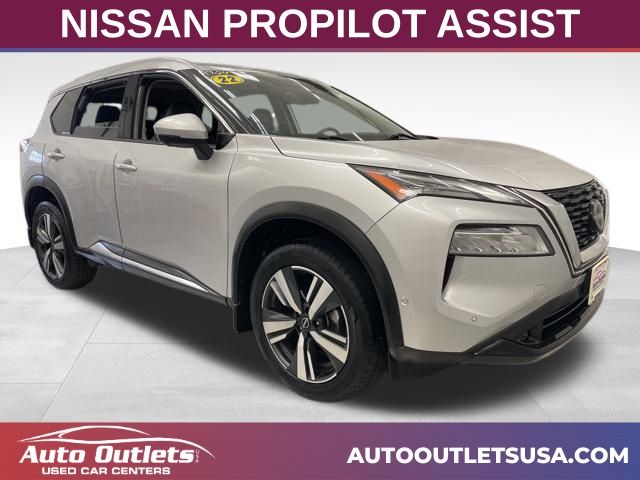 2022 Nissan Rogue SL's photo