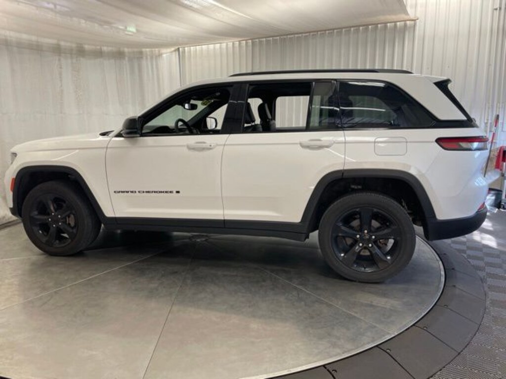 Used 2023 Jeep Grand Cherokee Altitude X SUV