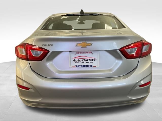 2019 Chevrolet Cruze LS photo 4